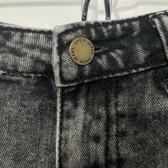 GIRLS SHEIN BLACK JEAN SHORTS - Picture 3 of 4